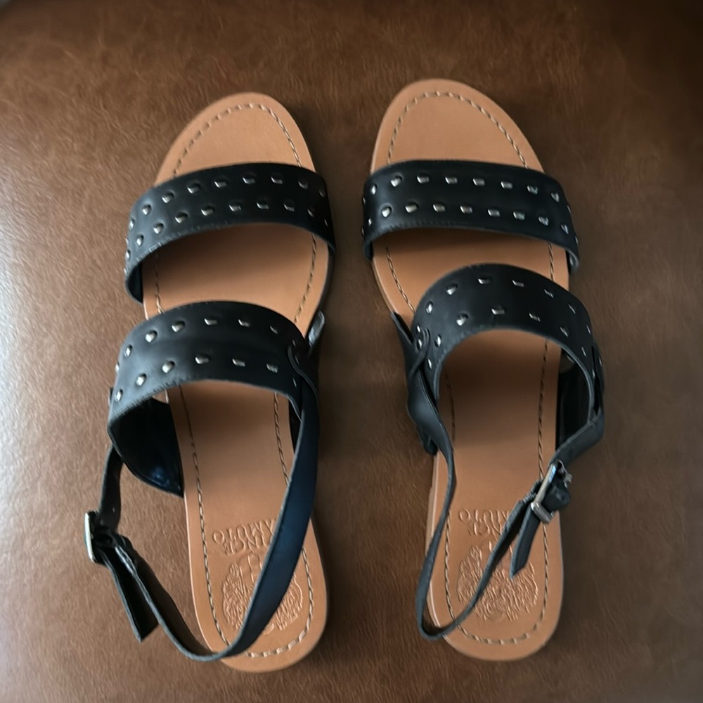 Like new Vince Camuto sandals, size 9